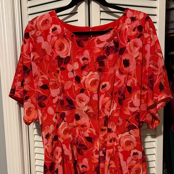 Kensie Red Floral Midi Dress - Picture 4 of 10